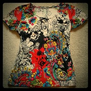 Vibrant Med Couture Scrub Top Sz Medium